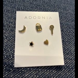 New Adornia 14k gold plates stud earrings